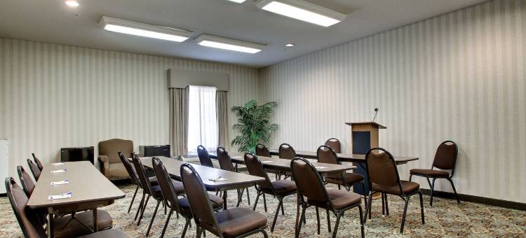 克斯维尔大学区温德姆呗盟酒店(Baymont by Wyndham Kirksville University Area)图片