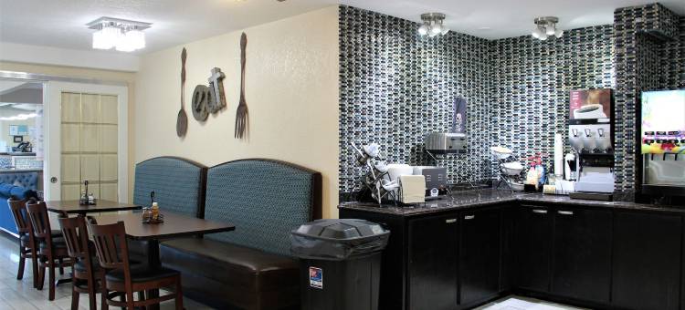 史蒂文斯波因特呗盟套房酒店(Baymont by Wyndham Stevens Point)图片