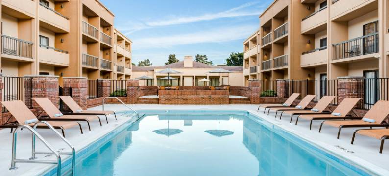 罗利卡瑞万怡酒店(Courtyard Raleigh Cary)图片