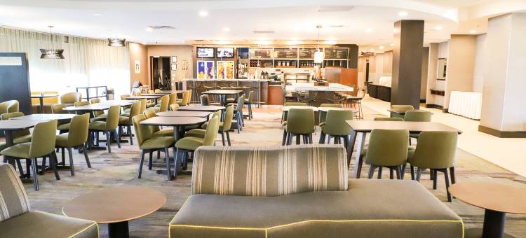 多伦多布兰普顿万怡酒店(Courtyard Toronto Brampton)图片