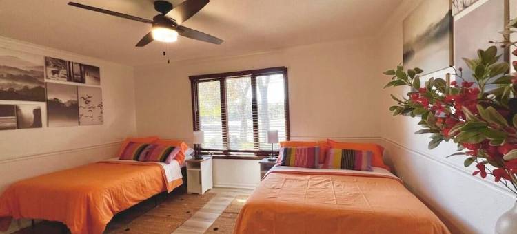 FREE LIMO Private pool, Jacuzzi 9 acres compound Sleeps 5 rooms 4 bath 26图片