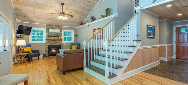 Sunset Mtn Lodge! Hot Tub+Fire Pit, Fireplace, Hiking, Private, Close to Town!图片