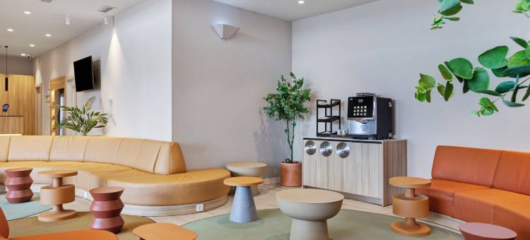 加泰罗尼亚拉斯卡纳斯酒店(B&B HOTEL Logroño Las Cañas)图片