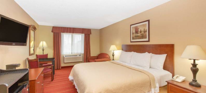 萨莱纳I-70温德姆戴斯酒店(Days Inn by Wyndham Salina I-70)图片