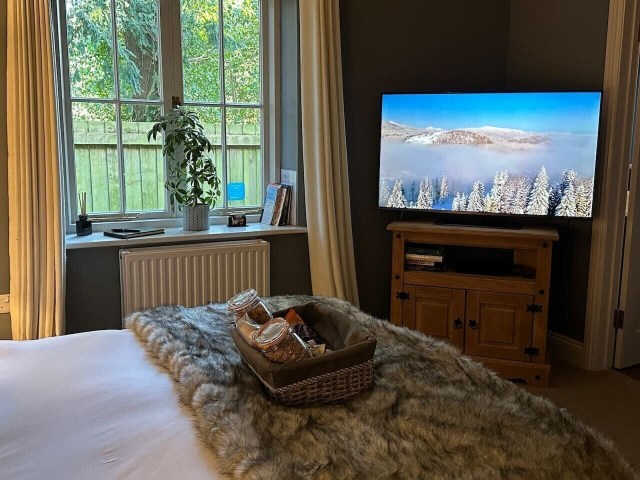 Stonehenge Cottages Over view
