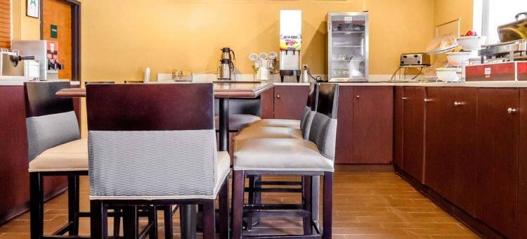 路易斯维尔东舒适套房酒店(Comfort Suites Louisville East)图片