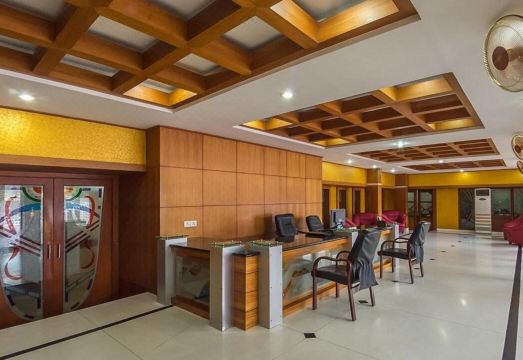 Kpm Regency Hotel Overview