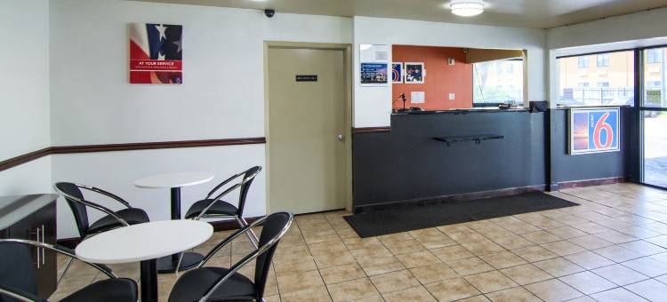 阿拉巴马萨拉兰德 6 号汽车旅馆(Motel 6 Saraland, Al)图片