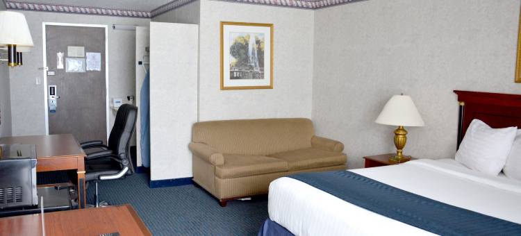 密尔沃基机场酒店(Travelodge by Wyndham Milwaukee)图片