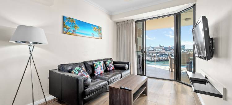 海豚码头公寓(Dolphin Quay Apartments)图片