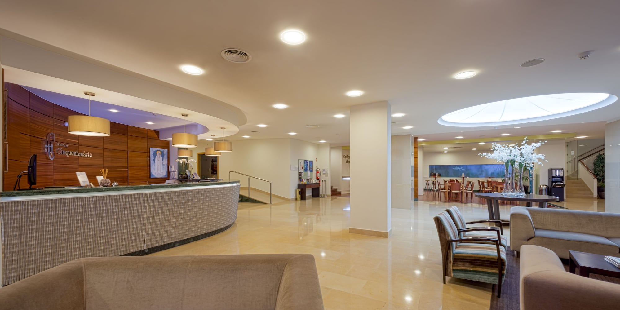 Hotel Cinquentenario & Conference Center Over view