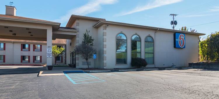 密苏里汉尼拔 6 号汽车旅馆(Motel 6 Hannibal, MO)图片