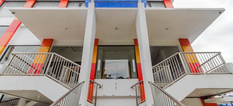 瑞德多兹酒店 - 附 RSU 苏阿卡印山(RedDoorz Syariah Near Rsu Suaka Insan Banjarmasin)图片