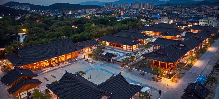 Kensington的南元溪韩屋(Hanok Stay Namwonyechon by Kensington)图片