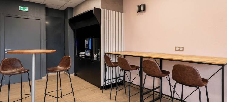 洛里昂普洛梅尔住宿加早餐酒店(B&B Hotel Lorient Ploemeur)图片