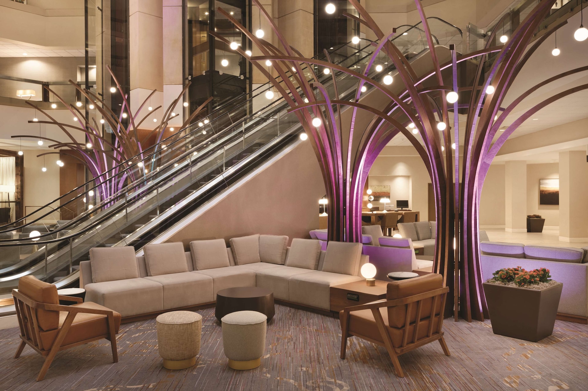 Hyatt Regency Louisville Over view