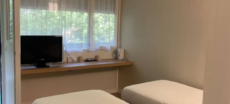 蒙彼利埃圣让德韦达 - 拉佩里埃基里亚德直营酒店(Hôtel Kyriad Direct Montpellier Saint Jean de Vedas La Peyriere)图片