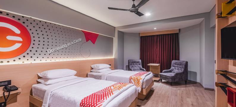 Ginger Bharuch图片