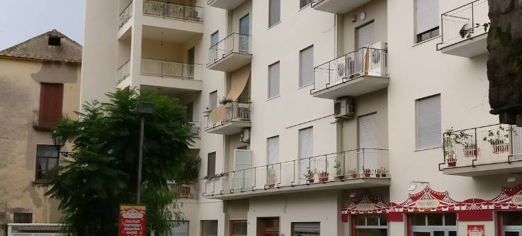 瑟尔萨尔套房酒店(YourHome - Sersale Suites)图片