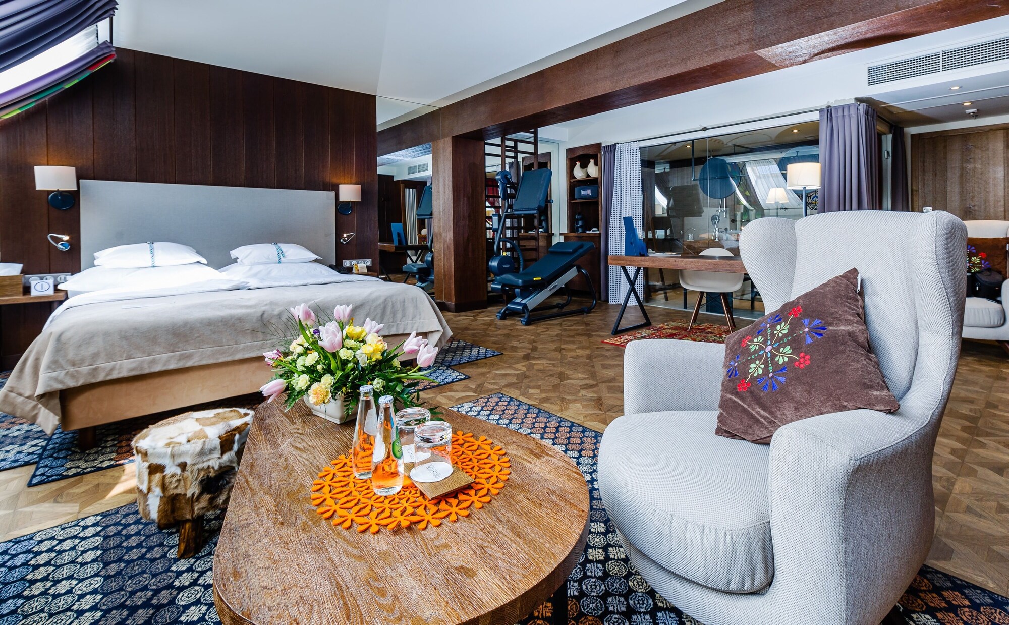 Bristol Tradition and LuxuryOver view