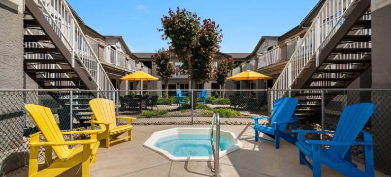 基洛纳戴斯酒店(Days Inn by Wyndham Kelowna)图片