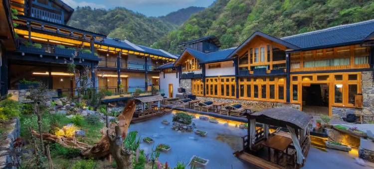 隐遇•香溪水榭民宿(神农架木鱼镇香溪商业街店)图片