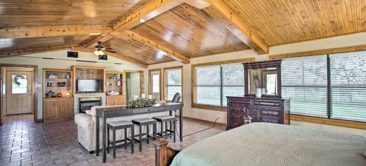 宠物友好的高效小屋，配有游泳池！(Pet-Friendly Efficiency Cottage w/ Pool!)图片