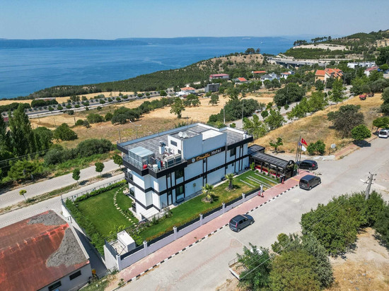 恰纳卡莱奥内拉酒店