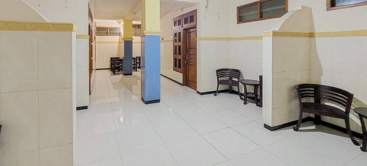 Hotel Shinta 2 Near Alun Alun Kertosono Mitra RedDoorz图片