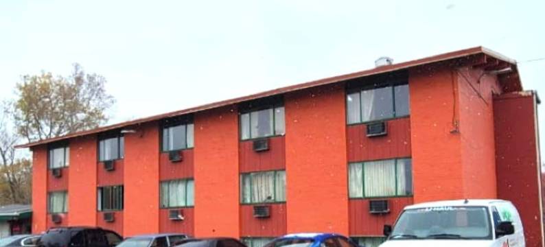 Capital O怡人汽车旅馆，大急流城MI(Capital O Pleasant Motel Grand Rapids Mi)图片