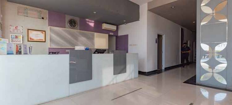 果阿桑亚拉吉红多兹酒店(RedDoorz Near Goa Sunyaragi)图片