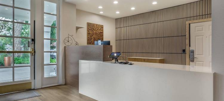 大学公园旅馆套房酒店(University Park Inn & Suites)图片