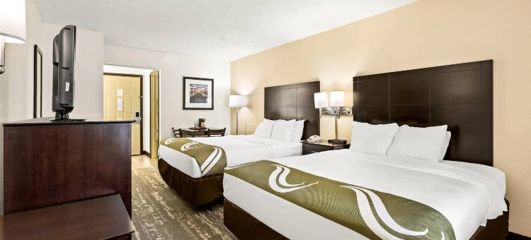 特拉弗斯城品质旅馆(Quality Inn Traverse City)图片