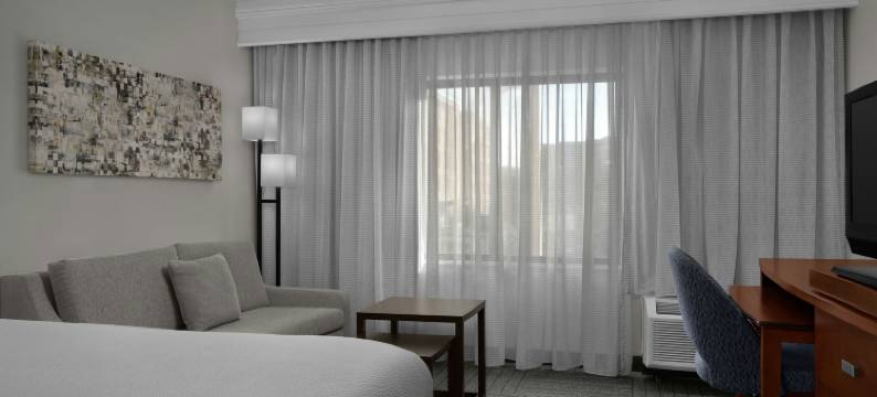 格林斯伯勒机场万怡酒店(Courtyard Greensboro Airport)图片