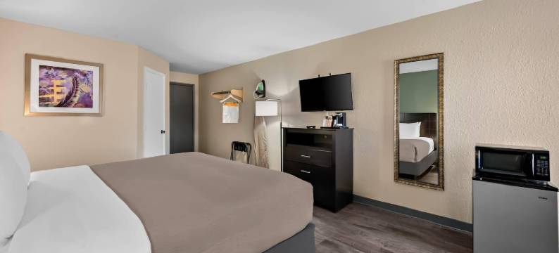 品质酒店迈尔斯堡开普科勒尔(Quality Inn Fort Myers Cape Coral)图片