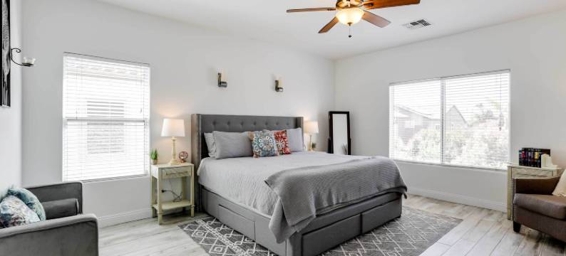 游泳池、火坑和烧烤架：古德伊尔之家！(Modern Gem with Fire Pit 3 Mi to Goodyear Ballpark!)图片