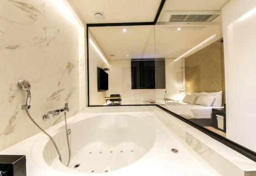 Youngcheon Nnineteenth Hotel Overview