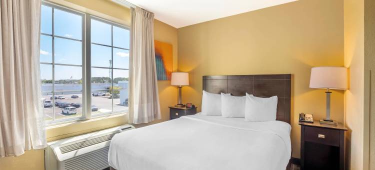 杰克森维尔主流套房 - 近勒琼营地(MainStay Suites Jacksonville Near Camp Lejeune)图片