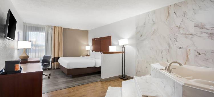 辛辛那提东门舒适套房酒店(Comfort Inn & Suites Cincinnati Eastgate)图片