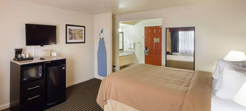 德尔里奥温德姆贝蒙特酒店(Baymont by Wyndham Del Rio)图片