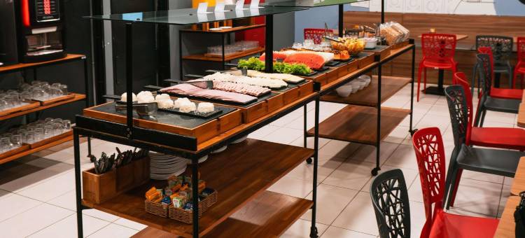 宜必思桑托斯贡扎加海滩酒店(Ibis Santos Gonzaga Praia)图片