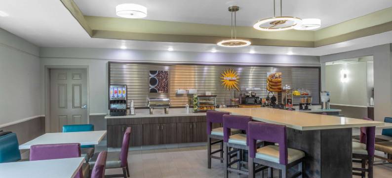 拉瓦卡港拉昆塔温德姆套房酒店(La Quinta Inn & Suites by Wyndham Port Lavaca)图片