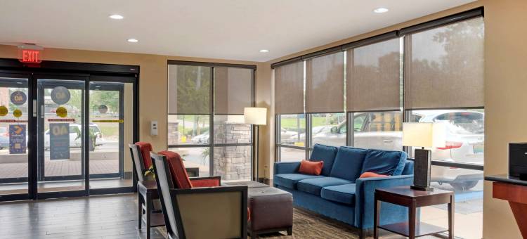 富尔顿戴尔I-65附近I-22舒适套房酒店(Comfort Suites Fultondale I-65 Near I-22)图片