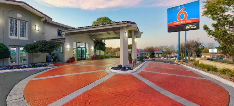 登顿一室公寓6号(Studio 6 Denton, TX - UNT)图片