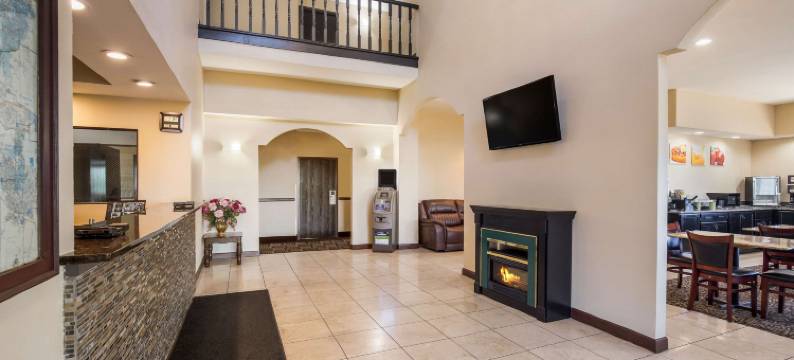 圣路易斯凯西维尔凯艺套房酒店(Quality Inn & Suites Caseyville - St. Louis)图片