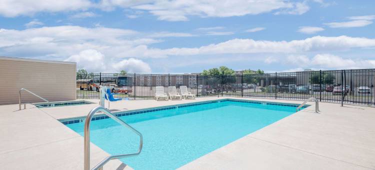 哈钦森温德姆戴斯套房酒店(Days Inn & Suites by Wyndham Hutchinson)图片