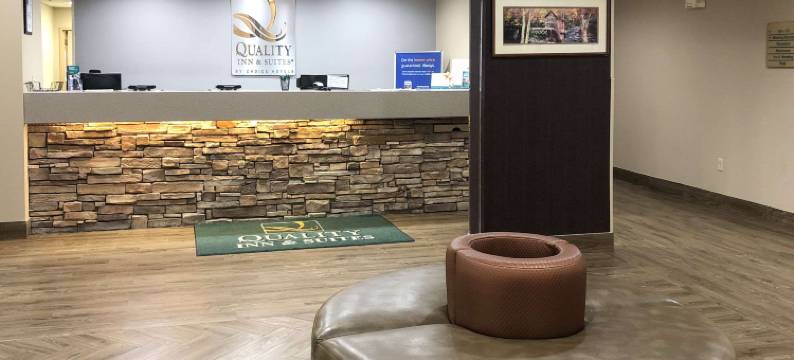 布恩 - 大学区凯艺套房酒店(Quality Inn & Suites Boone - University Area)图片