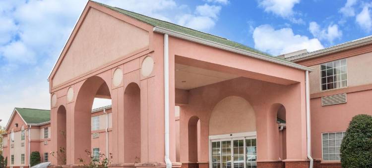 亨茨维尔戴斯汽车旅馆(Days Inn & Suites by Wyndham Huntsville)图片