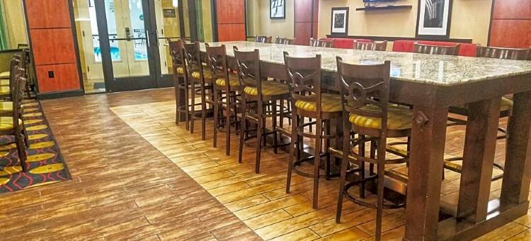 希尔顿欢朋套房酒店-堪萨斯城梅里姆(Hampton Inn & Suites Kansas City-Merriam)图片