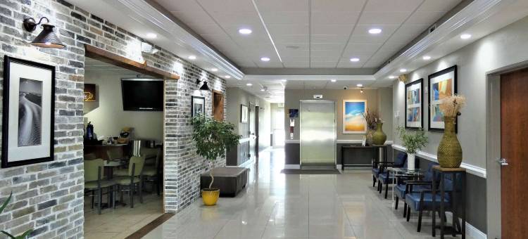 萨凡纳北I-95戴斯套房酒店(Days Inn & Suites by Wyndham Savannah North I-95)图片